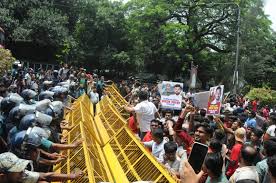 Ishraque Hossain’s supporters blocked by police during long march