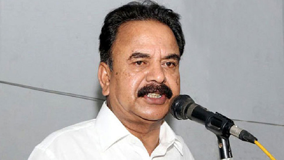 Gayeshwar warns of rising communal forces after fall of ‘fascism’