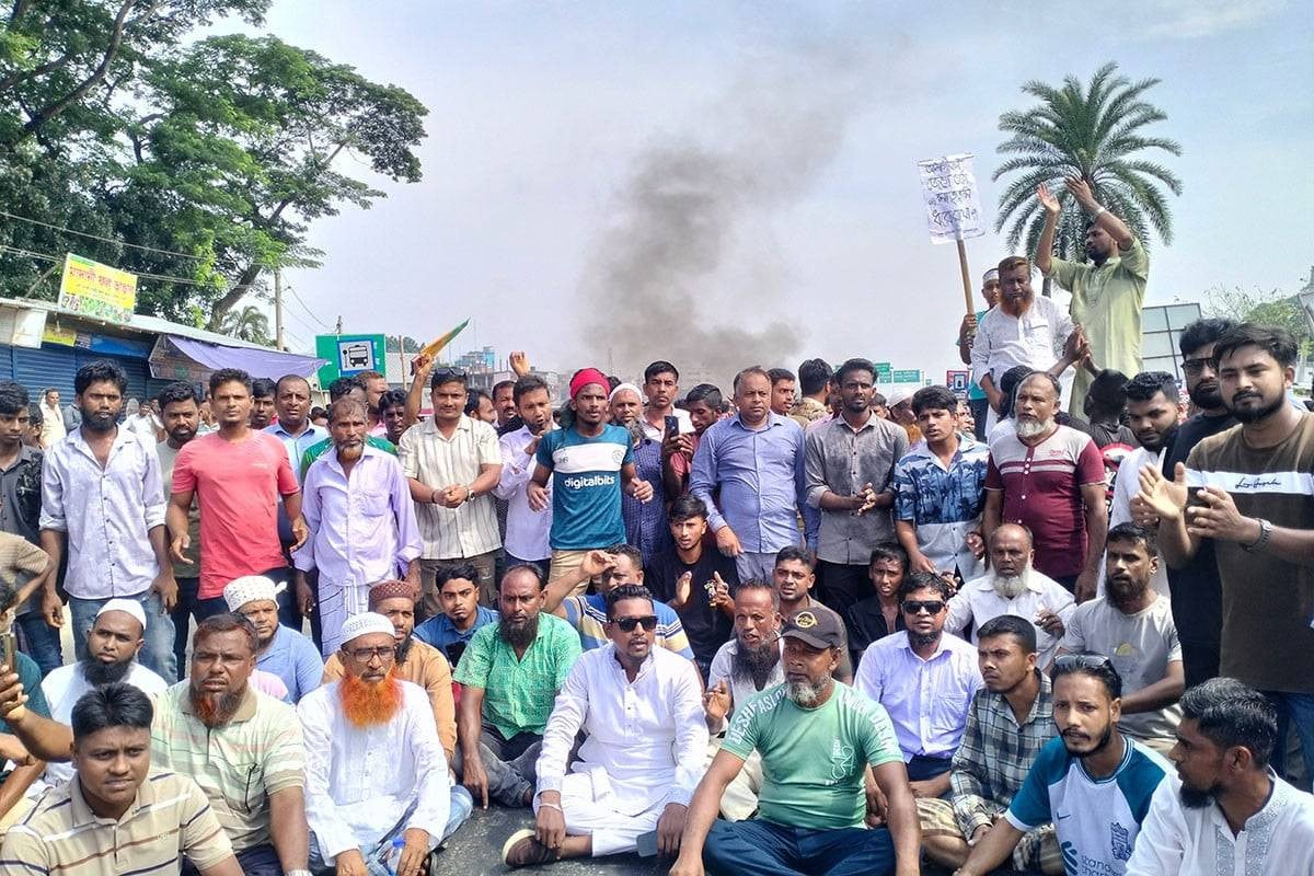 Bhanga calms after violent riots,  but key highways remain blocked