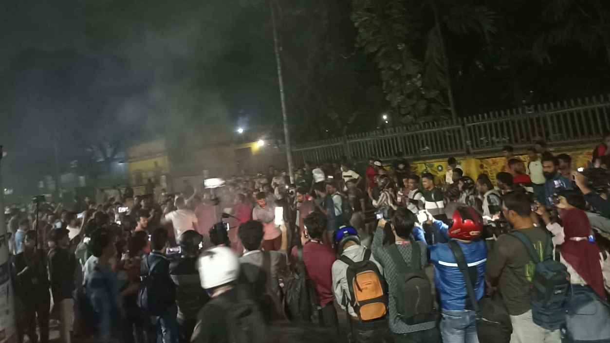 Shahbagh Turns Into a Battleground Amid Student–Police Clashes