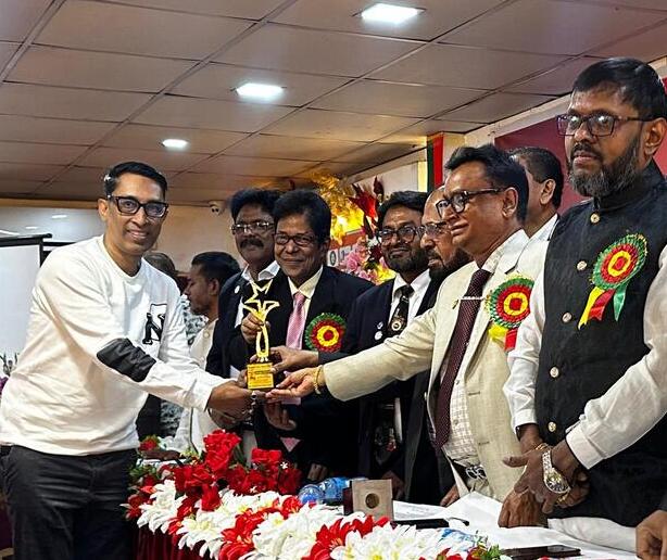 Ashikur Rahman Nadim receives Welfare Iconic Award