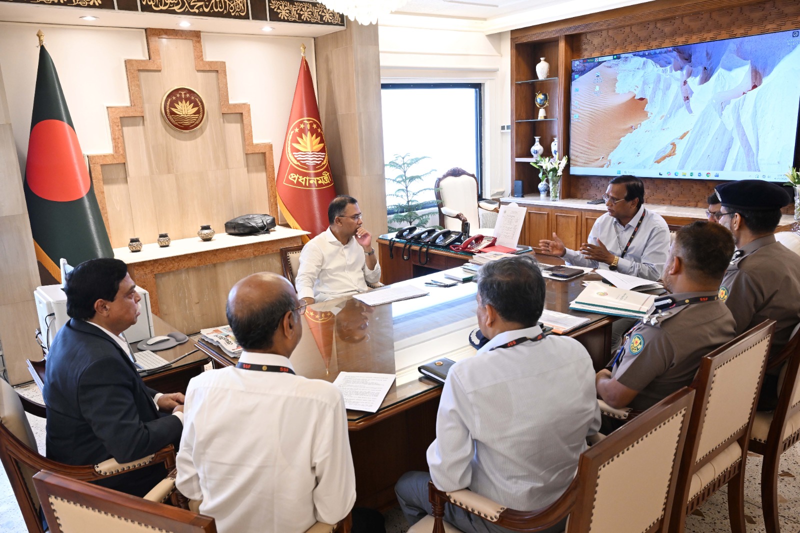 PM orders swift rehabilitation of evicted street hawkers in Dhaka