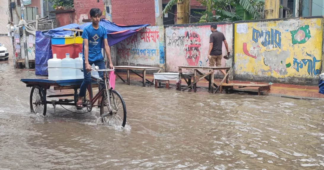 Downpour triggers waterlogging across Dhaka